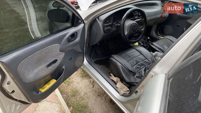 Седан Daewoo Sens 2004 в Волочиске