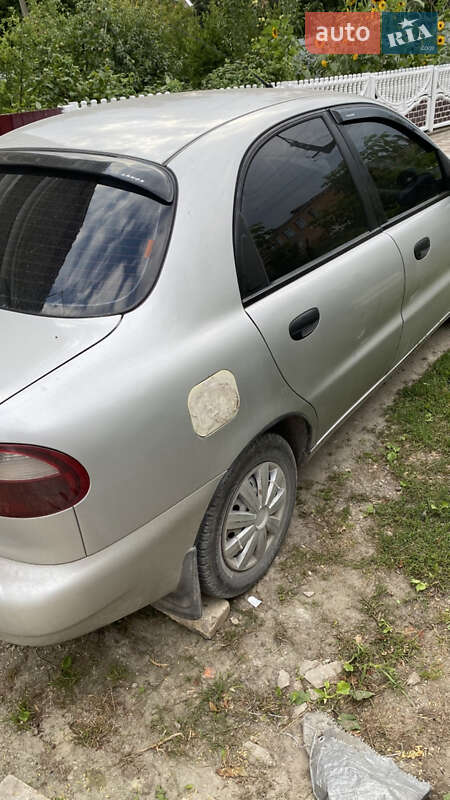 Седан Daewoo Sens 2004 в Волочиске