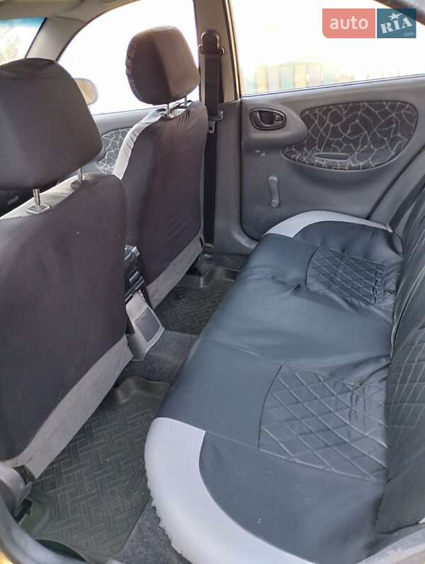 Седан Daewoo Sens 2003 в Балаклії