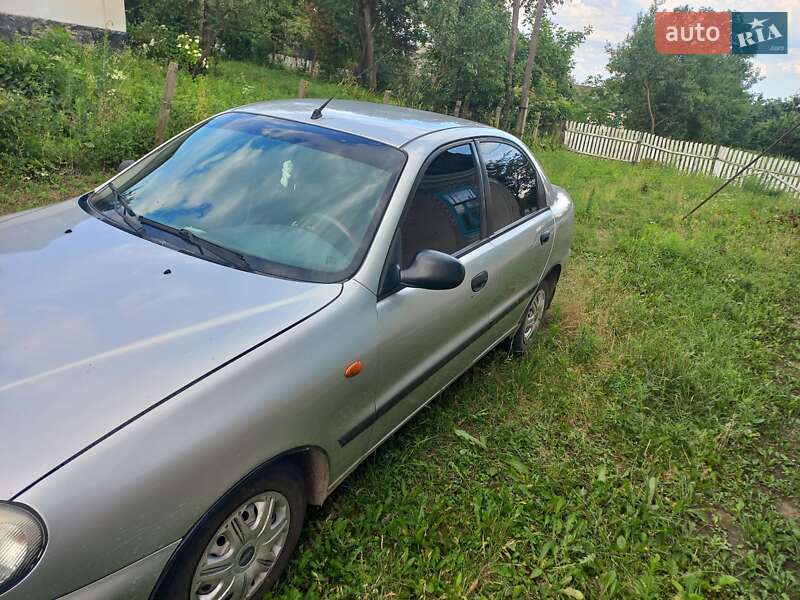 Седан Daewoo Sens 2003 в Остроге