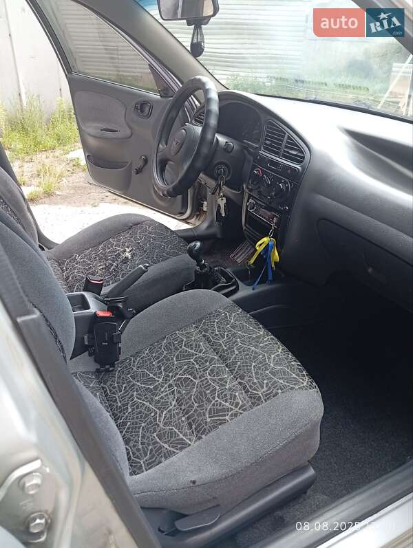 Седан Daewoo Sens 2004 в Киеве