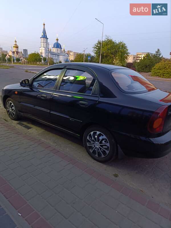 Седан Daewoo Sens 2012 в Нововолынске