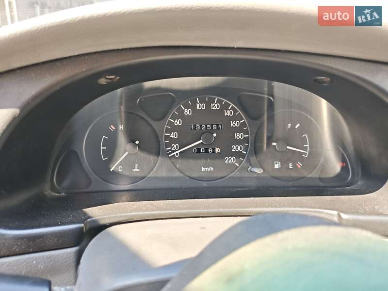 Седан Daewoo Sens 2003 в Львове