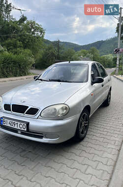 Седан Daewoo Sens 2005 в Косове