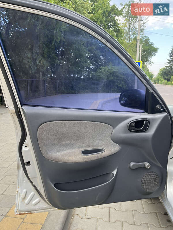 Седан Daewoo Sens 2005 в Косові
