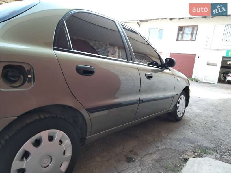 Седан Daewoo Sens 2003 в Львове
