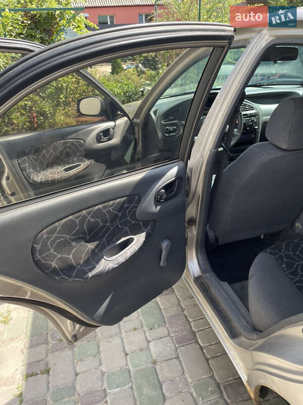 Седан Daewoo Sens 2004 в Полтаві