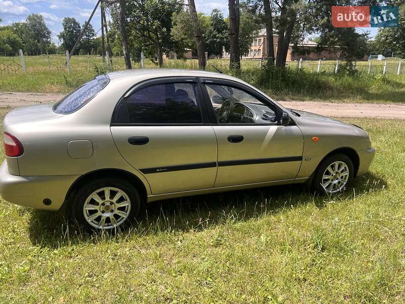 Седан Daewoo Sens 2004 в Олександрівці