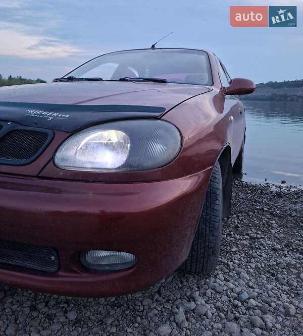 Седан Daewoo Sens 2004 в Черновцах