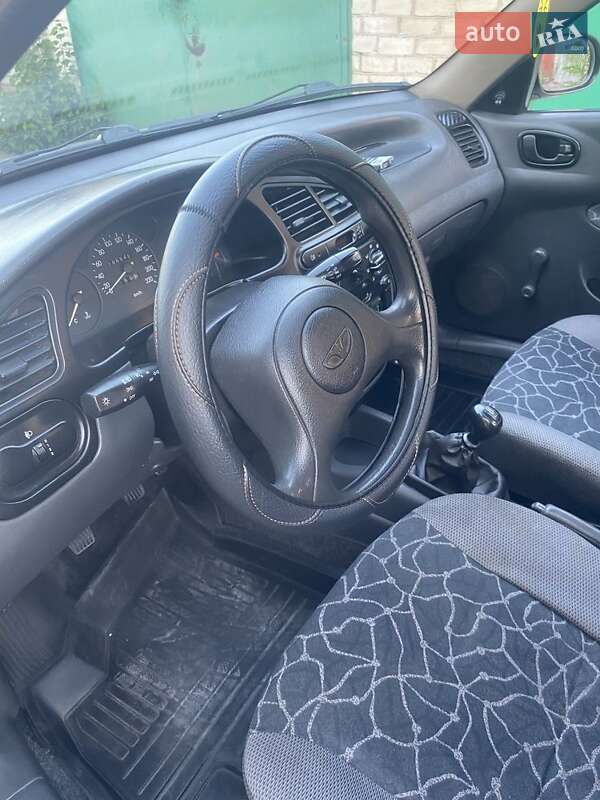 Седан Daewoo Sens 2003 в Запорожье