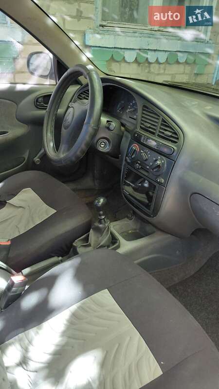 Седан Daewoo Sens 2004 в Запоріжжі