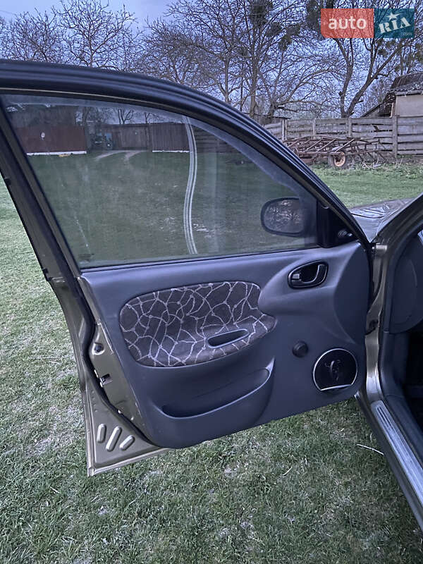 Седан Daewoo Sens 2003 в Кременце