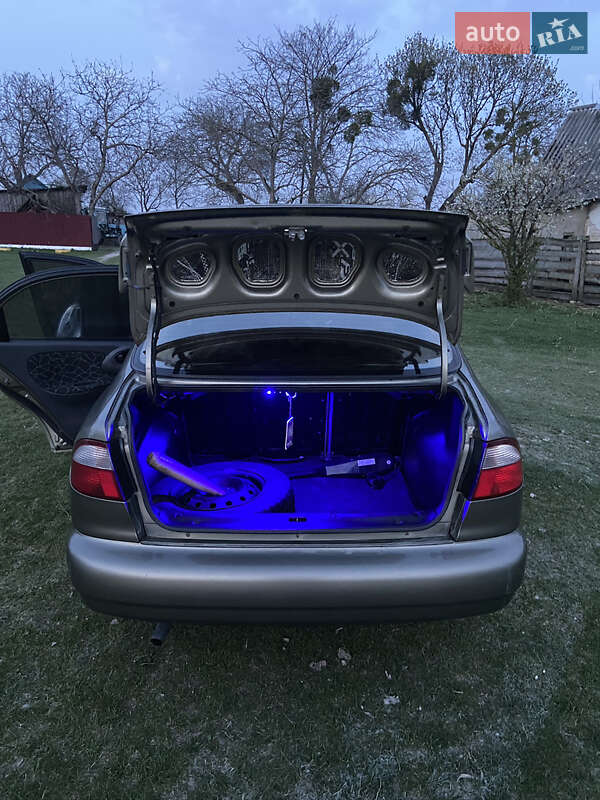 Седан Daewoo Sens 2003 в Кременце