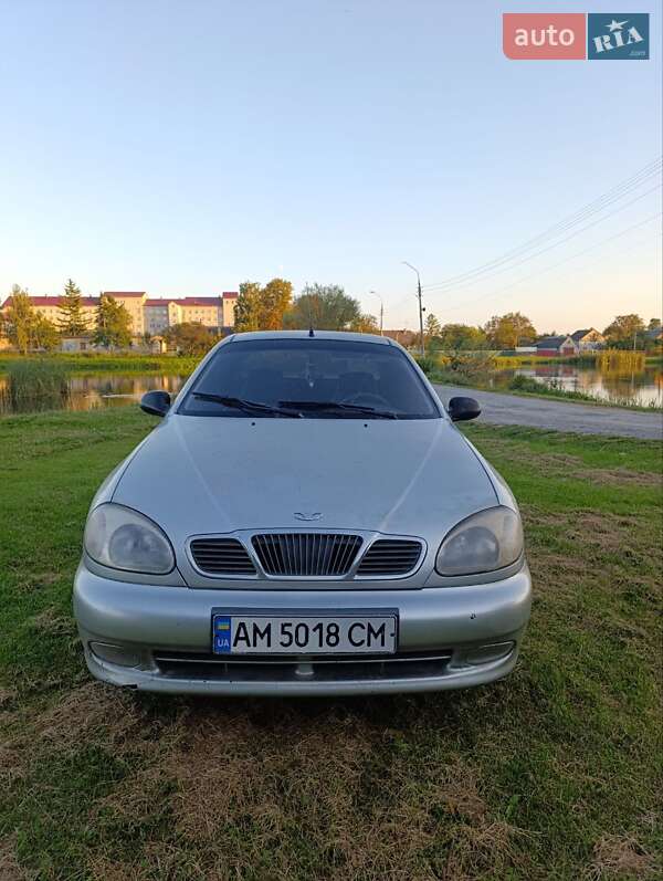 Седан Daewoo Sens 2004 в Романіву