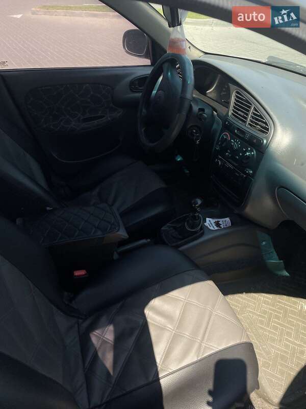 Седан Daewoo Sens 2003 в Дніпрі