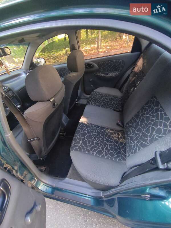 Седан Daewoo Sens 2003 в Нежине