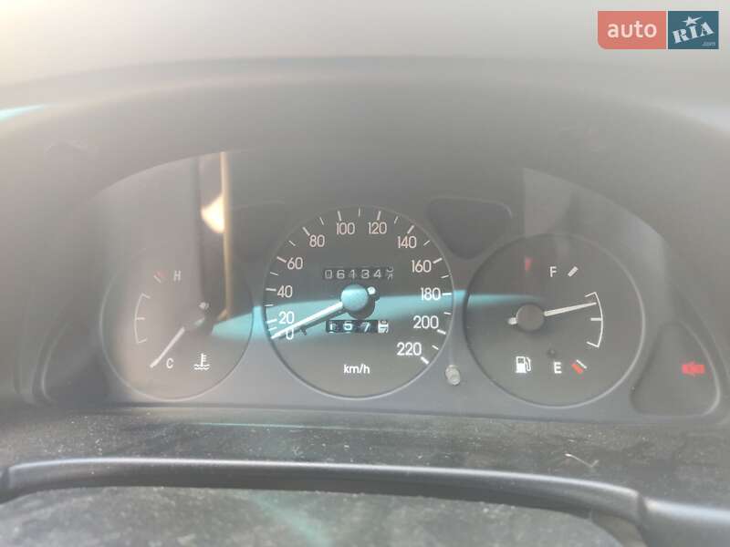 Седан Daewoo Sens 2003 в Дніпрі