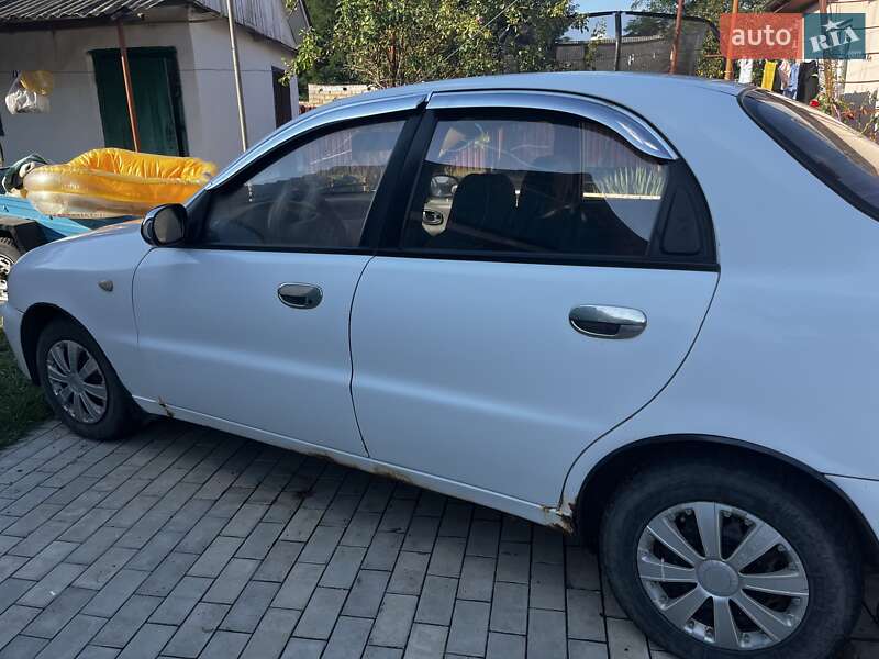 Седан Daewoo Sens 2006 в Тростянці