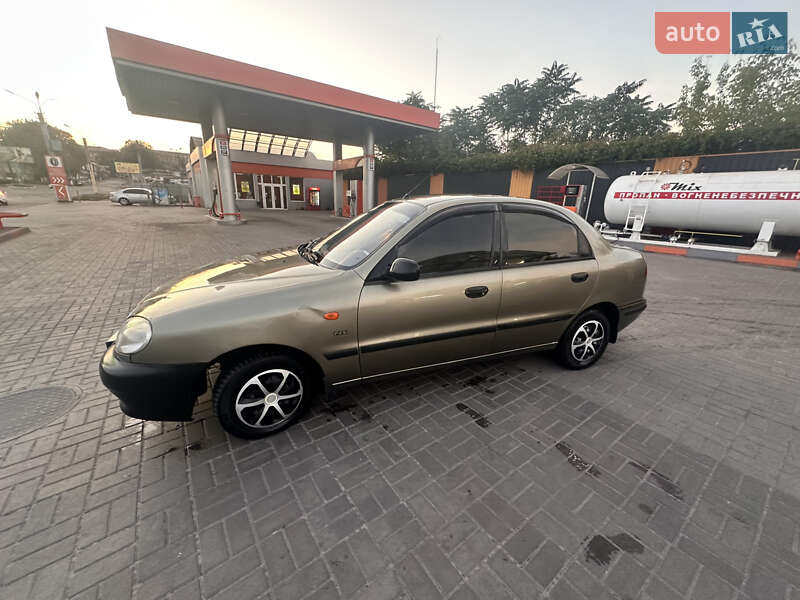 Седан Daewoo Sens 2004 в Кам'янському