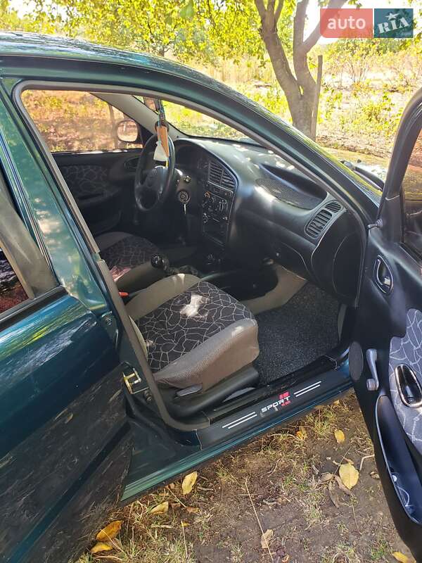 Седан Daewoo Sens 2001 в П'ятихатках
