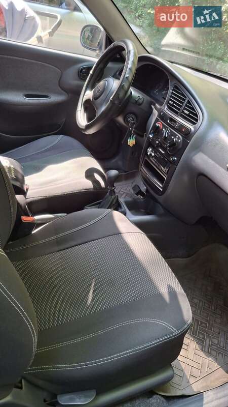 Седан Daewoo Sens 2005 в Царичанці