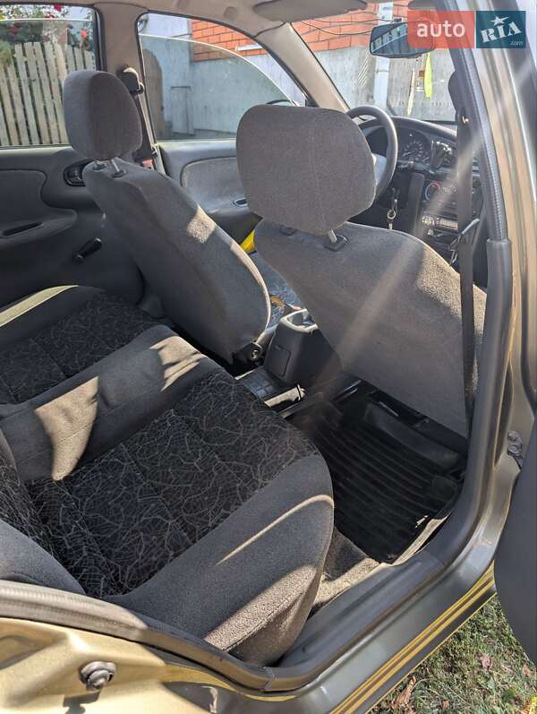 Седан Daewoo Sens 2005 в Рівному
