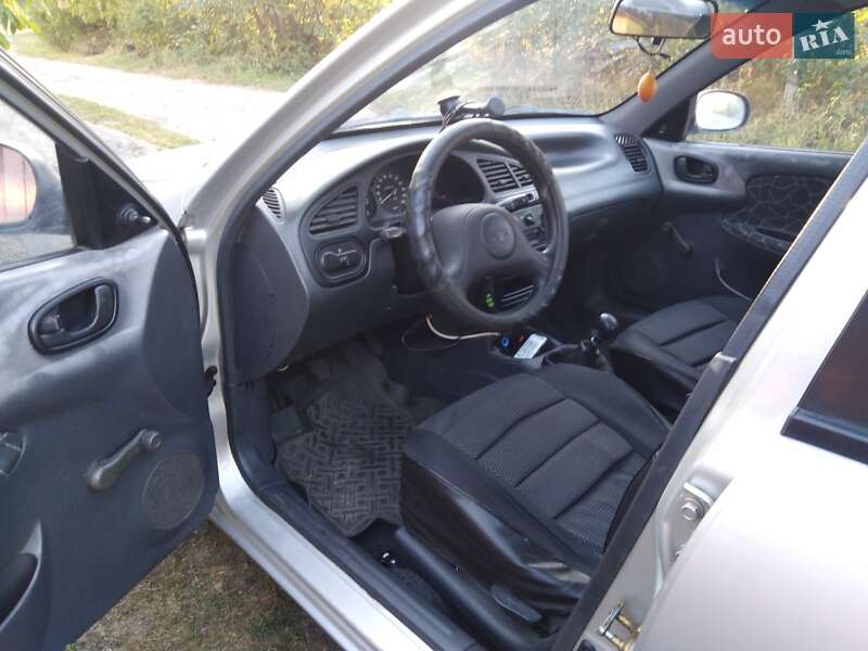 Седан Daewoo Sens 2004 в Миргороде