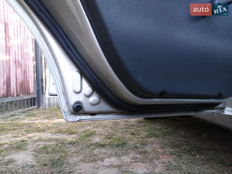 Седан Daewoo Sens 2004 в Миргороде