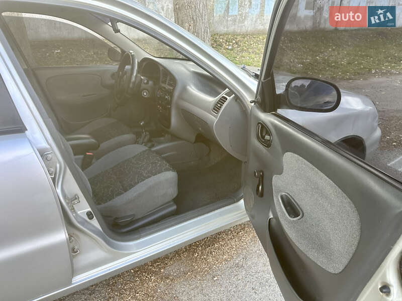 Седан Daewoo Sens 2005 в Днепре