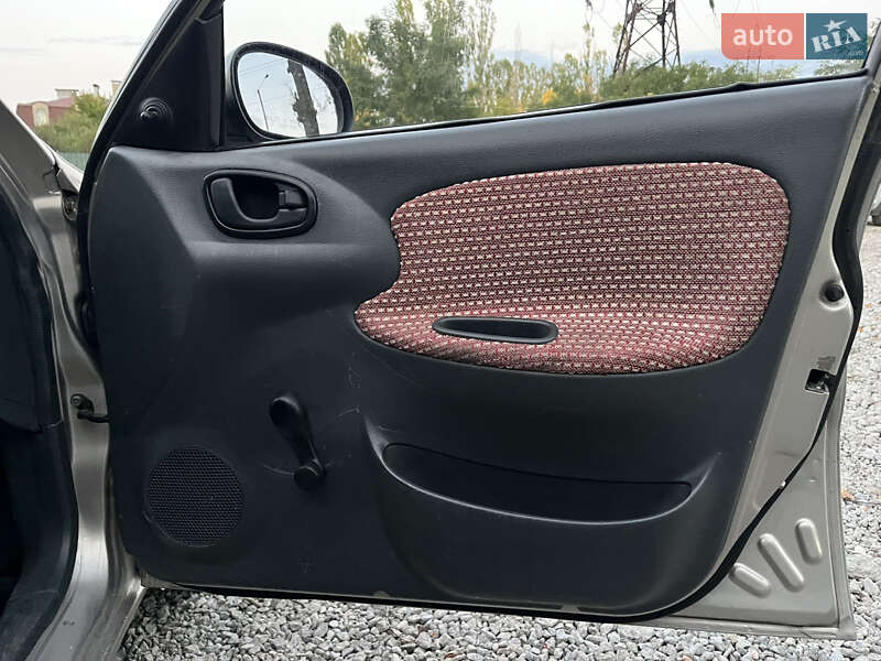 Седан Daewoo Sens 2004 в Харькове