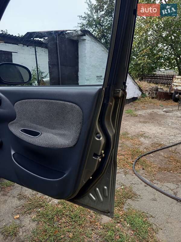 Седан Daewoo Sens 2005 в Днепре