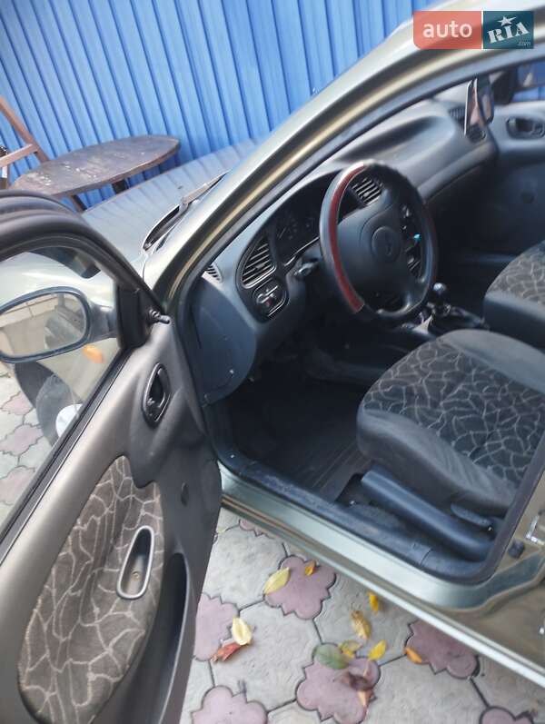 Седан Daewoo Sens 2004 в Глухове