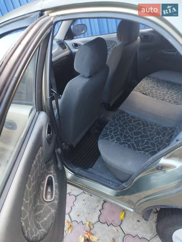 Седан Daewoo Sens 2004 в Глухове
