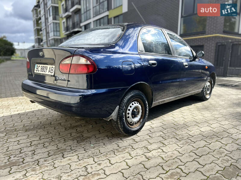 Седан Daewoo Sens 2004 в Жовкві