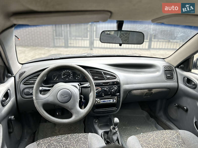 Седан Daewoo Sens 2004 в Жовкві