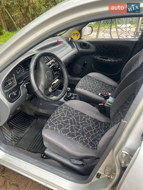 Седан Daewoo Sens 2004 в Бережанах