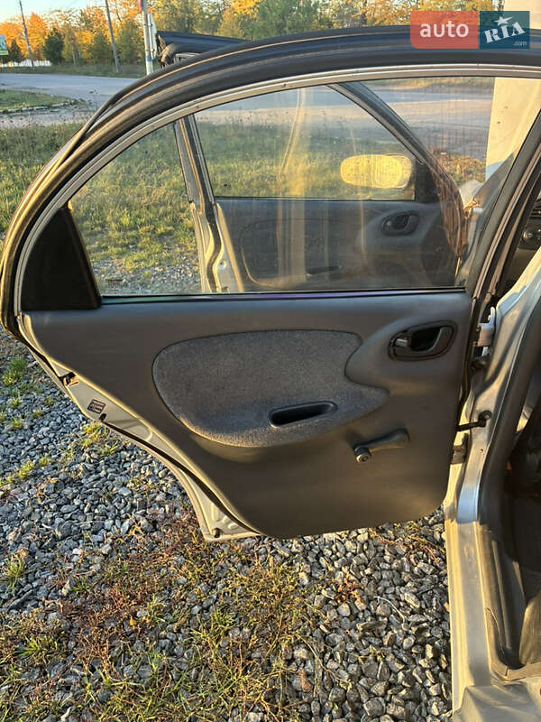 Седан Daewoo Sens 2005 в Умані