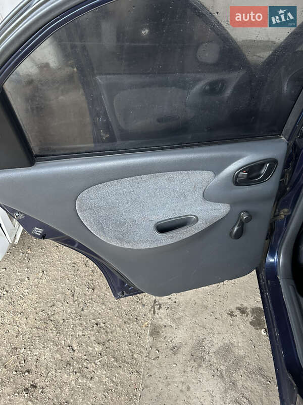 Седан Daewoo Sens 2004 в Лановцах