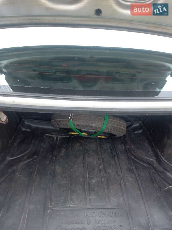 Седан Daewoo Sens 2003 в Рокитному