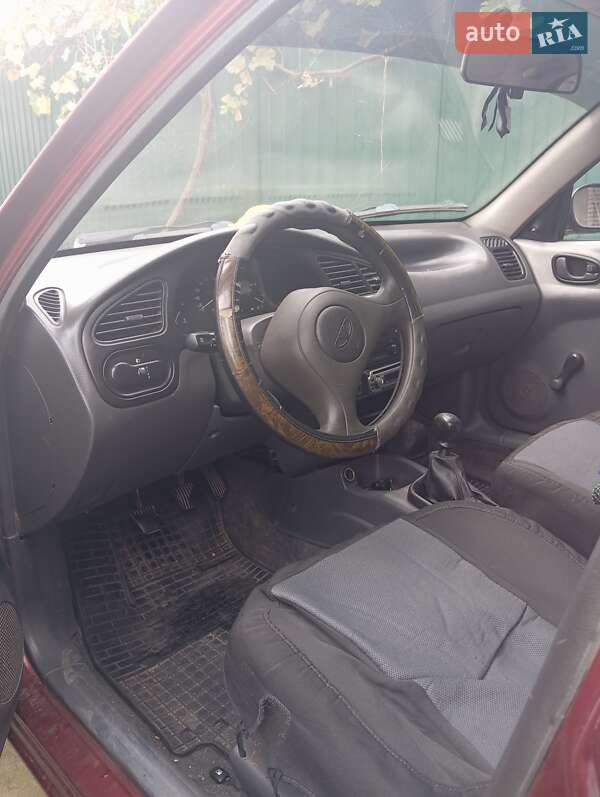 Седан Daewoo Sens 2005 в Ізмаїлі