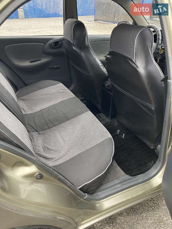 Седан Daewoo Sens 2004 в Херсоне