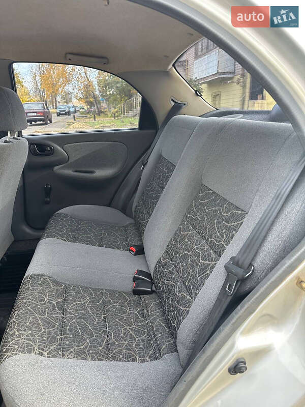 Седан Daewoo Sens 2004 в Кривому Розі