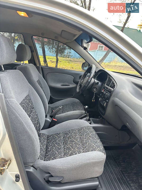 Седан Daewoo Sens 2004 в Кривому Розі