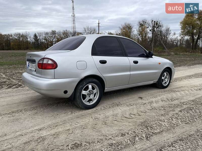 Седан Daewoo Sens 2002 в Малині