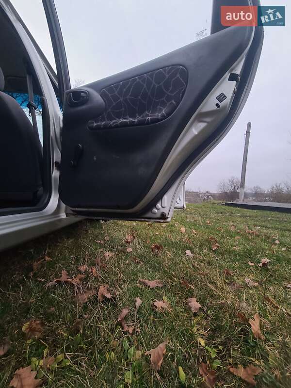 Седан Daewoo Sens 2004 в Гадяче