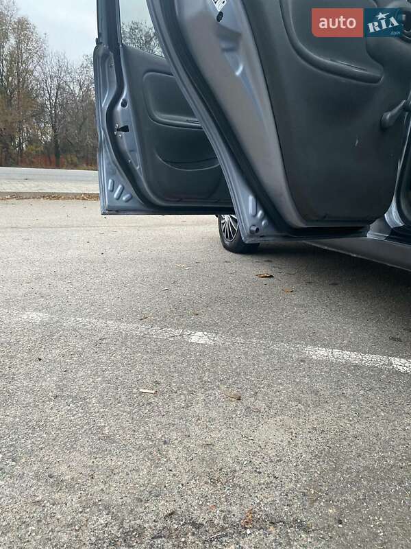 Седан Daewoo Sens 2010 в Дніпрі