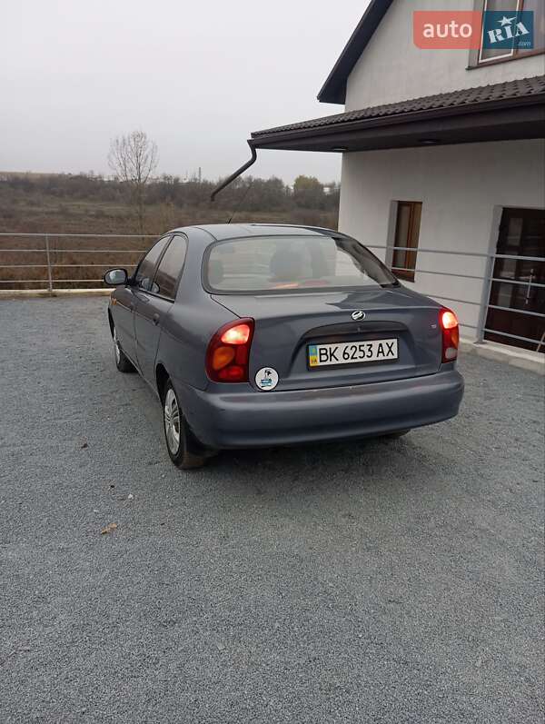 Седан Daewoo Sens 2010 в Рівному