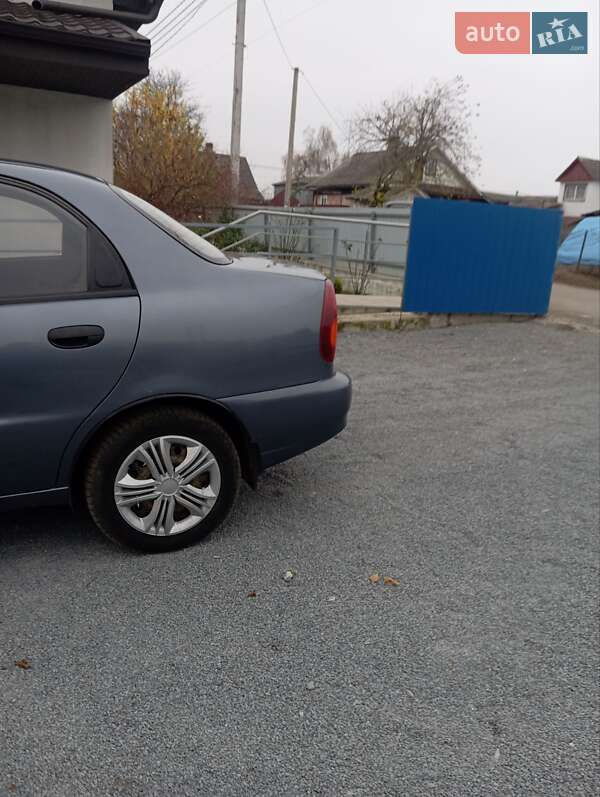 Седан Daewoo Sens 2010 в Рівному