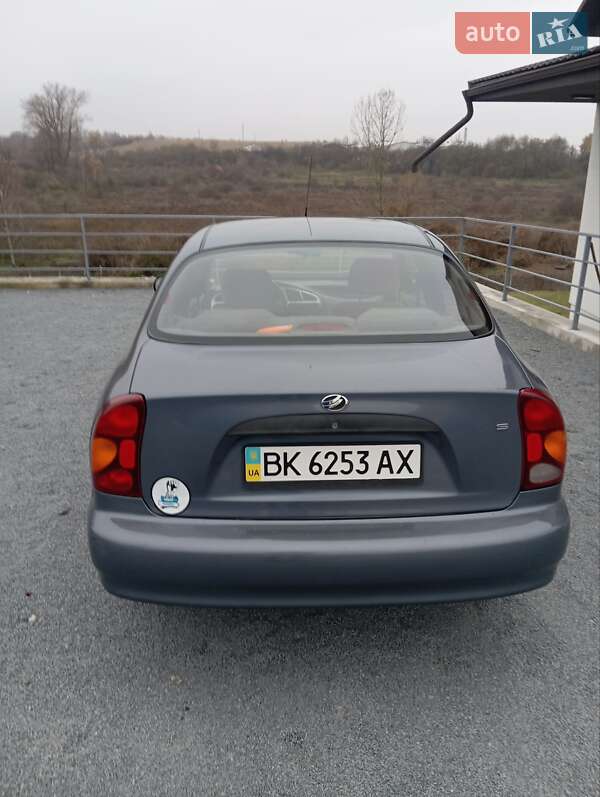 Седан Daewoo Sens 2010 в Рівному