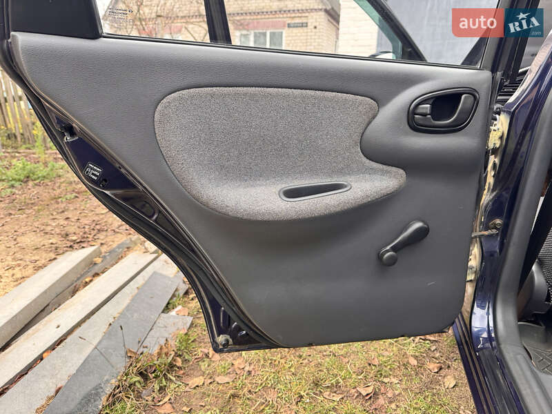 Седан Daewoo Sens 2004 в Іршанському